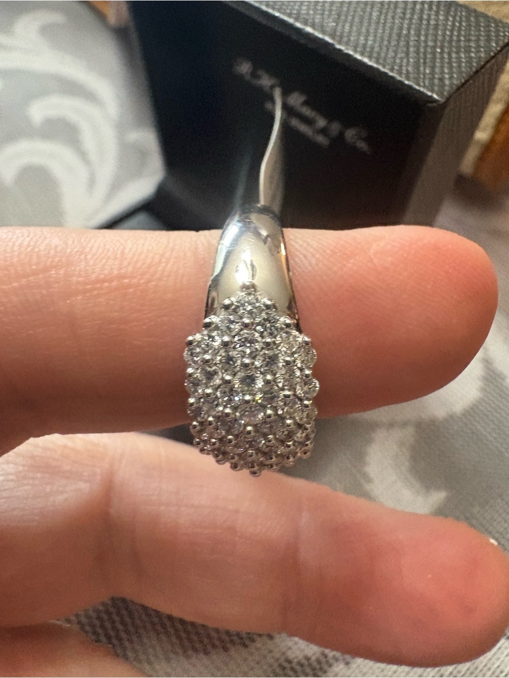2carat studded band in heavy - Picture 3 of 9